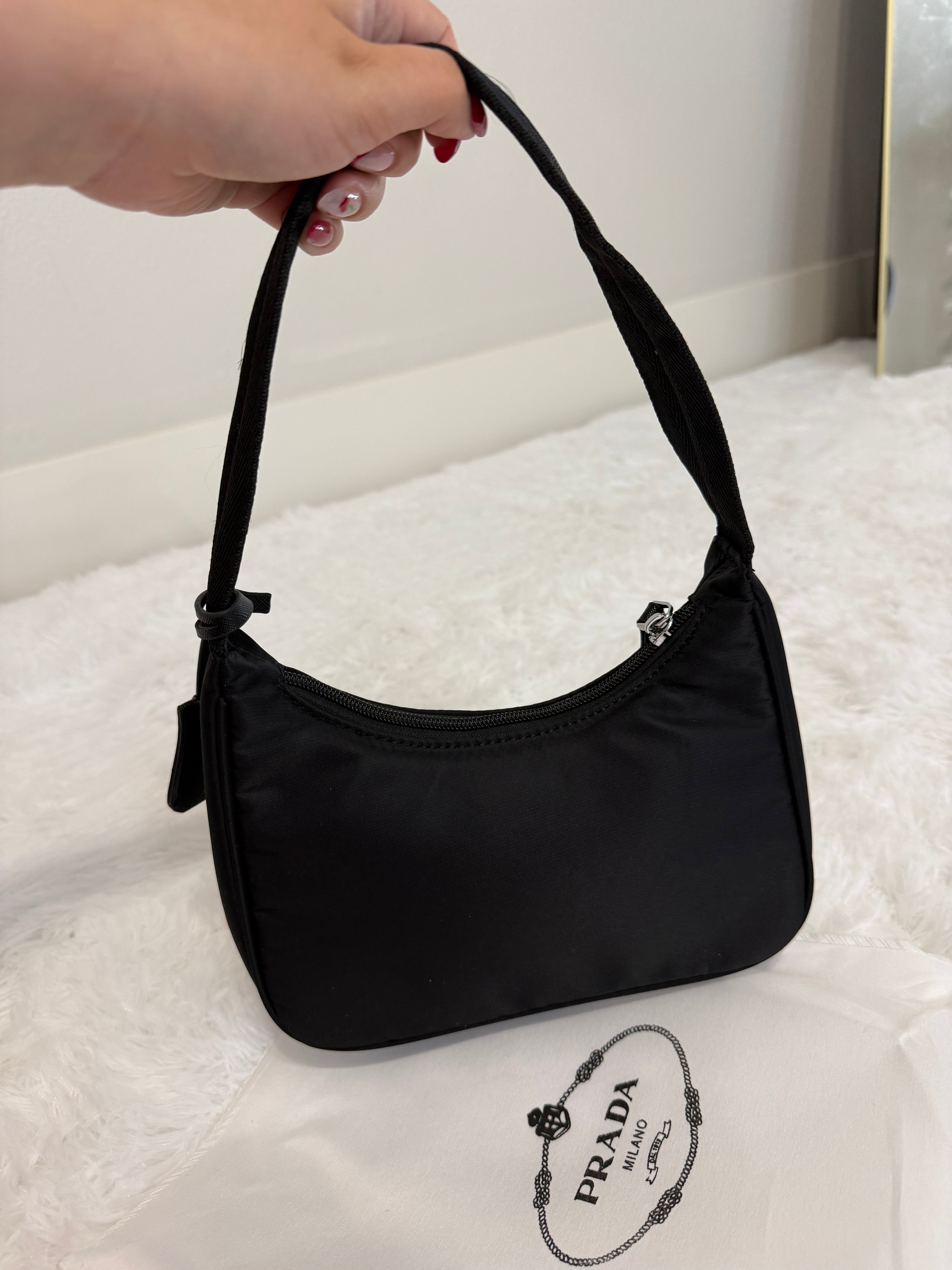 P black shoulder purse