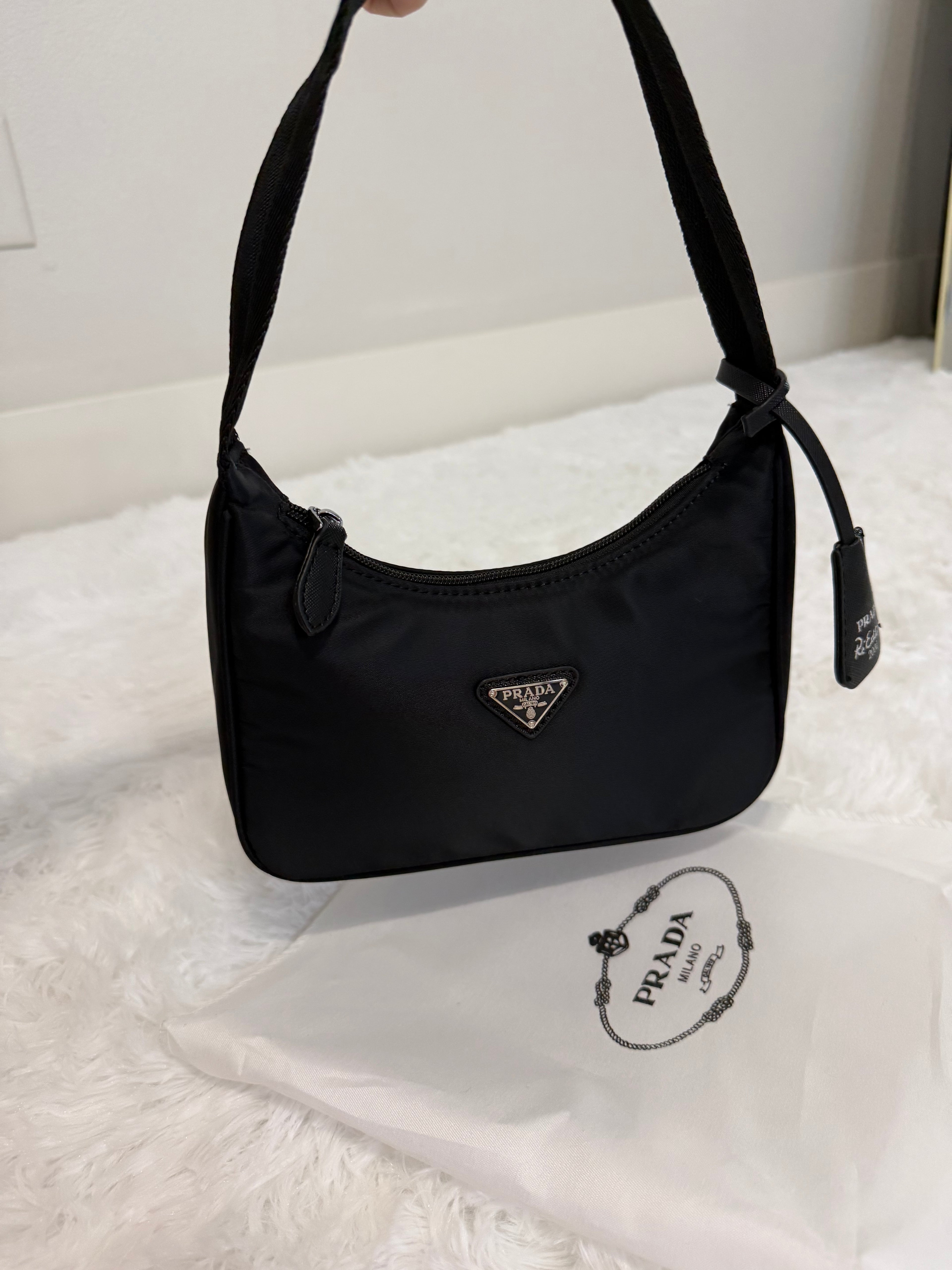 P black shoulder purse