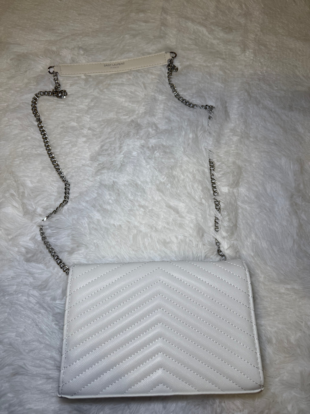 White Elegant V-Quilt Evening Bag