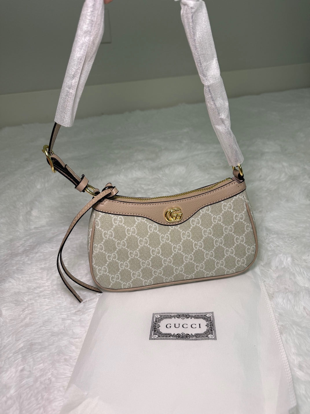GG white and nude purse